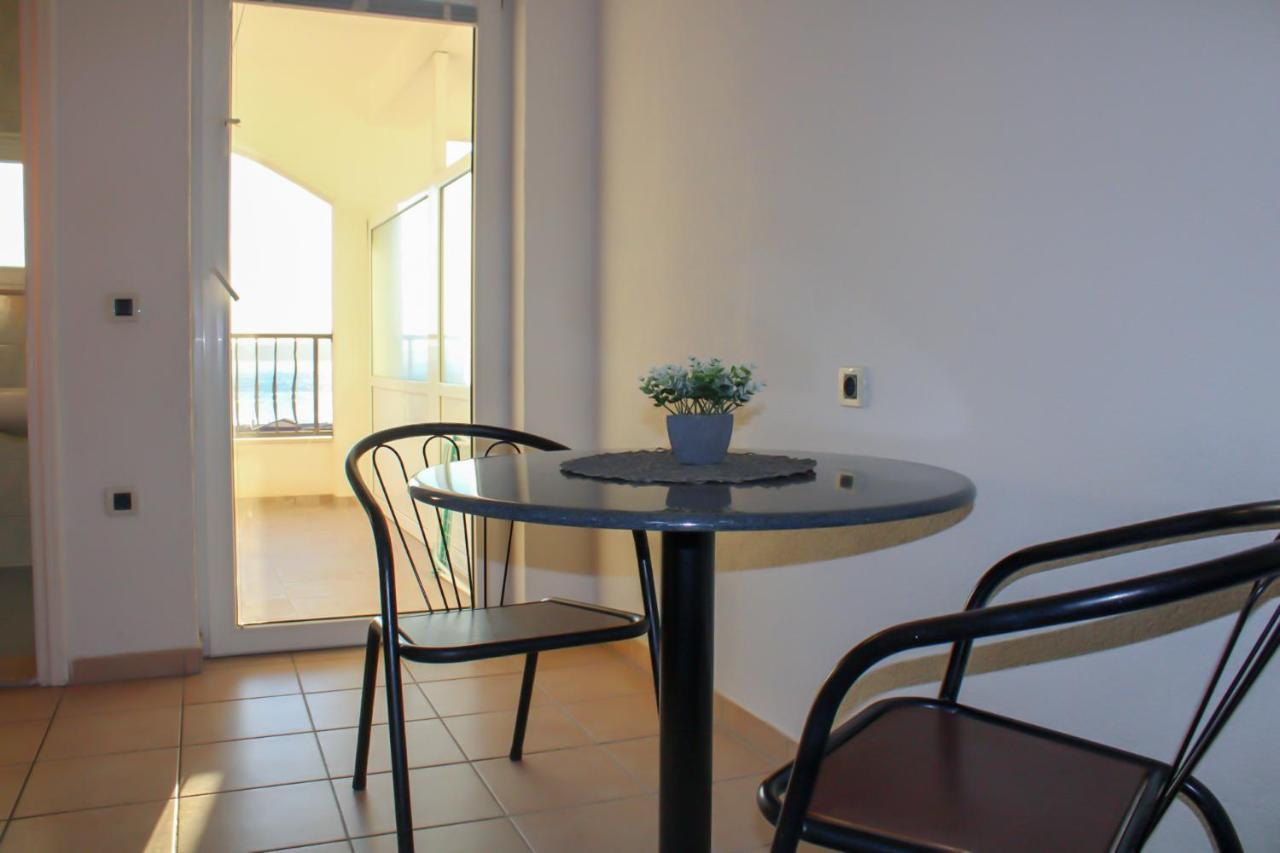 Apartments Larus Baska Voda Ngoại thất bức ảnh