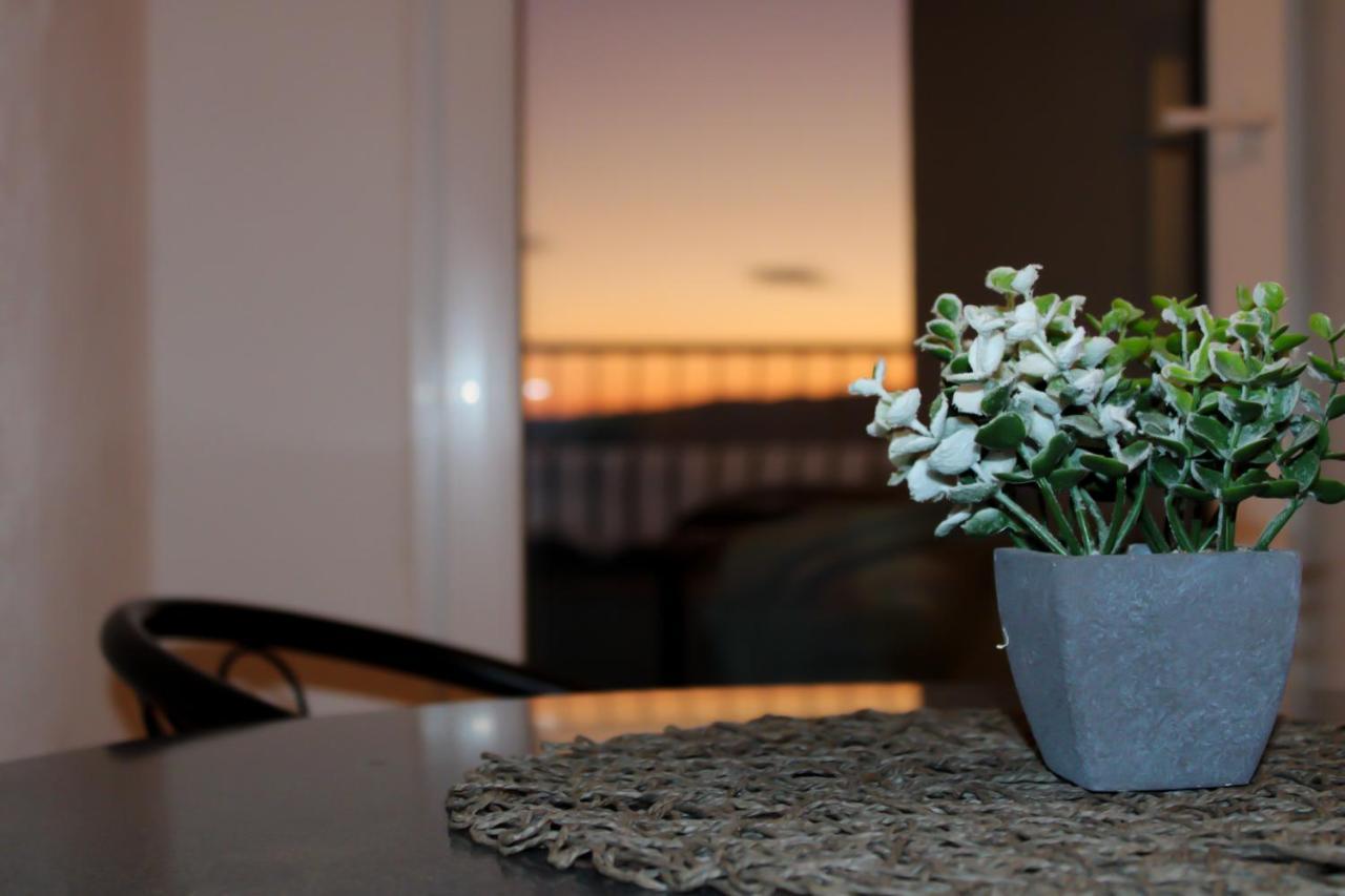 Apartments Larus Baska Voda Ngoại thất bức ảnh