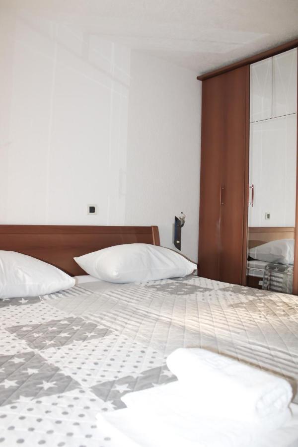 Apartments Larus Baska Voda Ngoại thất bức ảnh