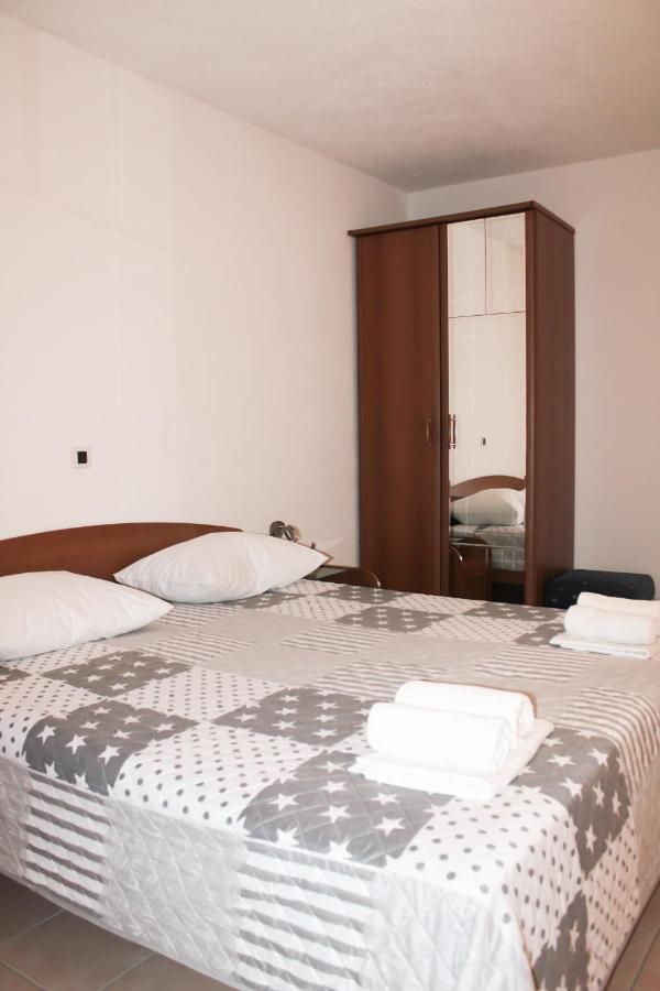 Apartments Larus Baska Voda Ngoại thất bức ảnh