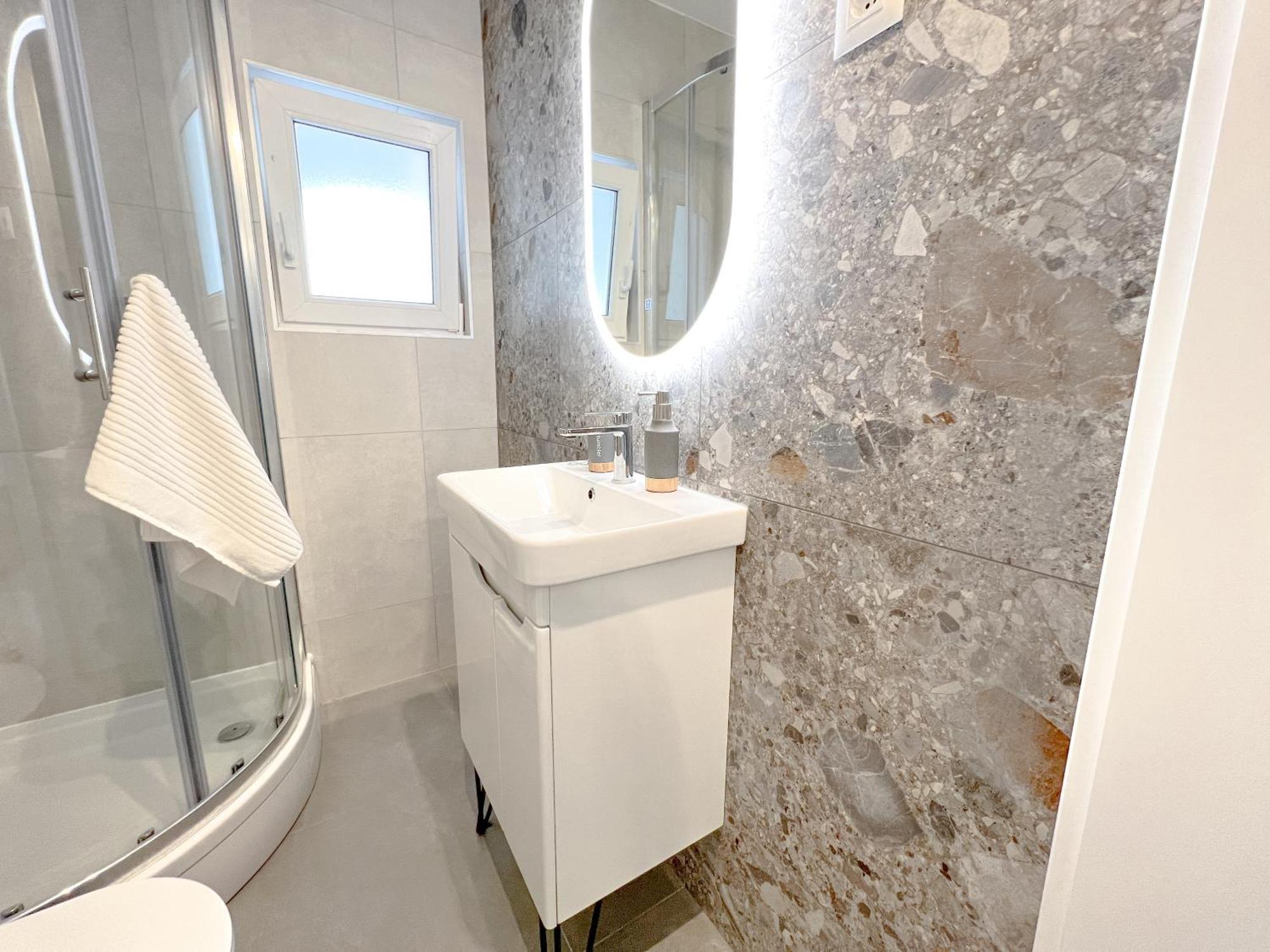 Apartments Larus Baska Voda Phòng bức ảnh