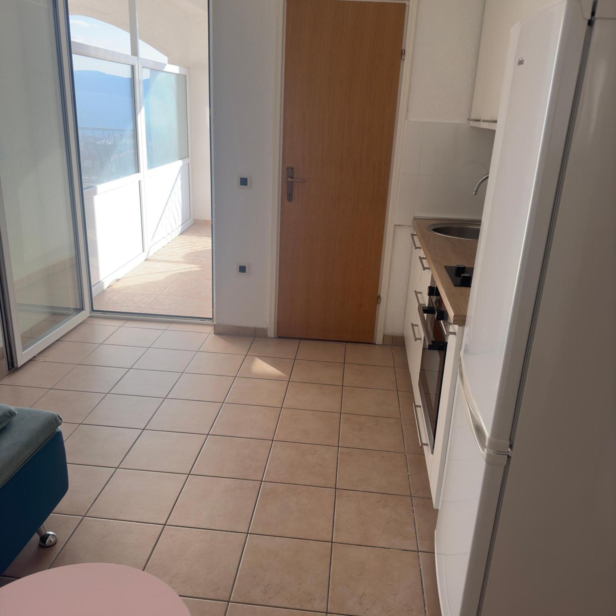 Apartments Larus Baska Voda Phòng bức ảnh