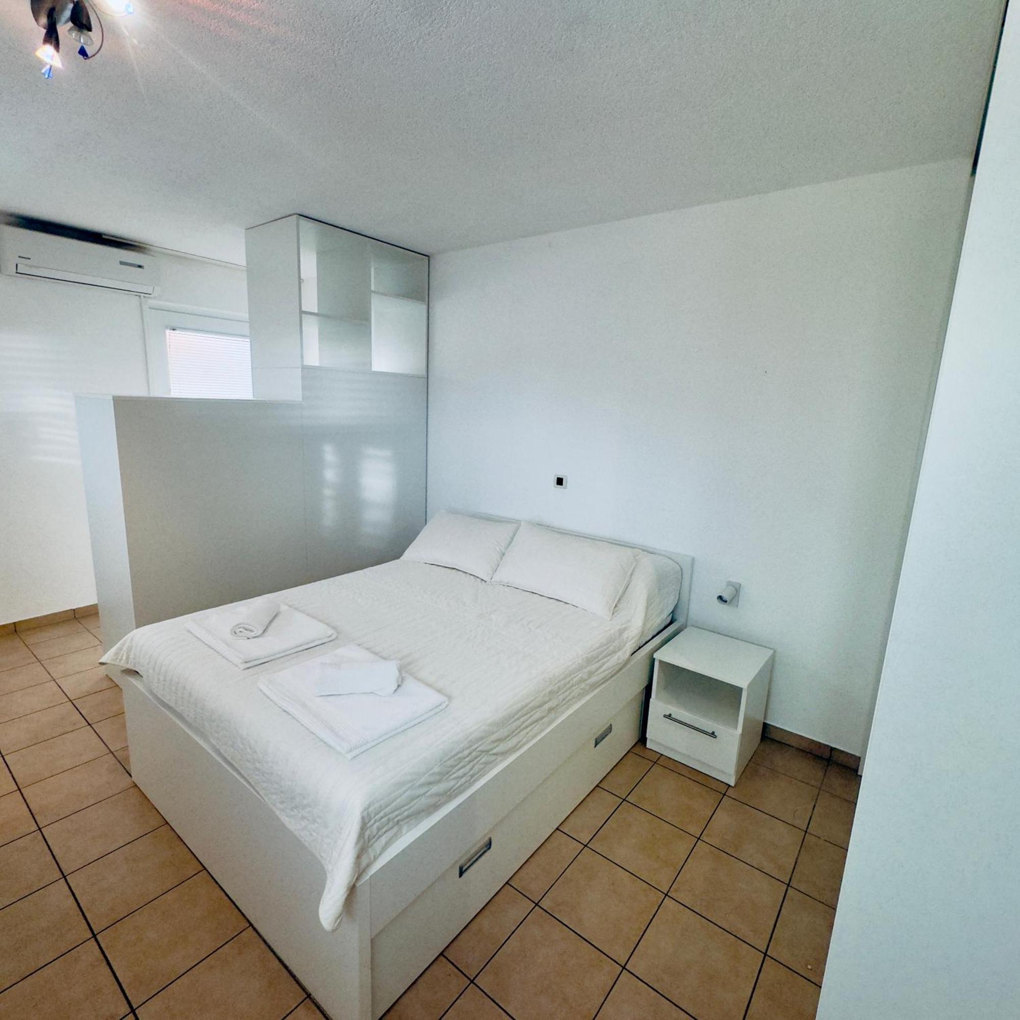 Apartments Larus Baska Voda Phòng bức ảnh